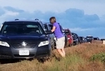 'Nghe lời' Google Maps, cả trăm chiếc ô tô chung 1 số phận